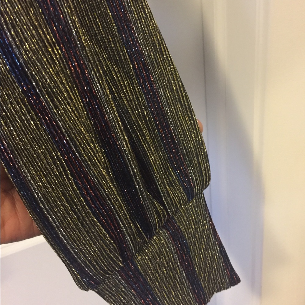 🚫SOLD🚫Zara Shimmer Striped Mock Neck Top Size M - Picture 4 of 7